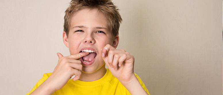 A partir dos 10 anos, a higiene oral é feita de forma autónoma pela criança.
