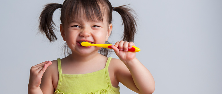 As pastas dentes devem conter sempre flúor.