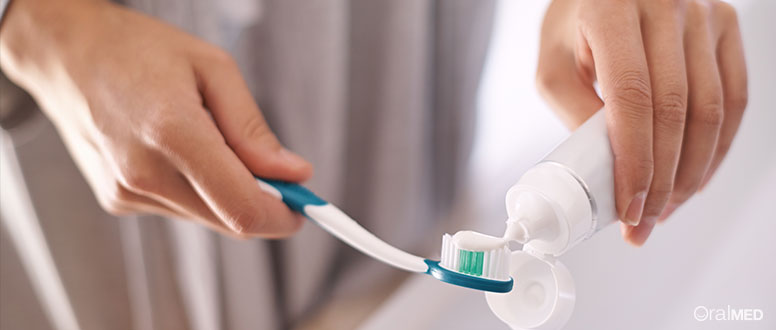 Pasta de dentes com flúor: qual é o seu papel?