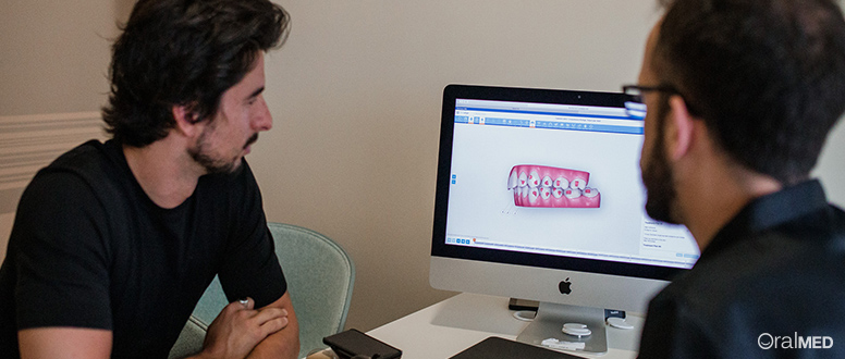Aparelho transparente, também chamado de aparelho invisível ou invisalign