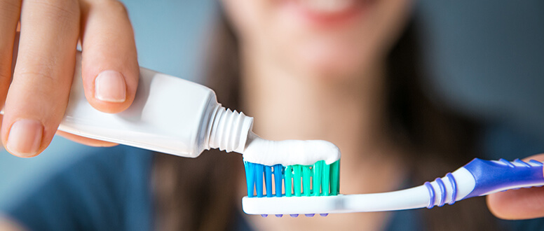 Pasta de dentes com ou sem flúor?