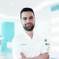 Dr. Simão Gil - Médico Dentista OralMED