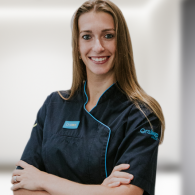 Dra. Tiffany Pinto - Médica Dentista OralMED