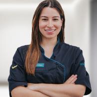 Dra. Cláudia Batista - Médica Dentista OralMED