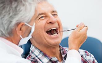 Os cuidados a ter com as próteses removíveis ainda dividem muitos Pacientes.