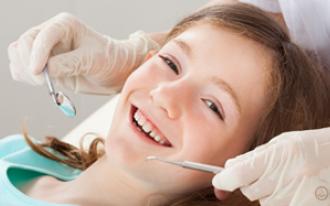 Aparelho dentário para crianças: quando marcar consulta