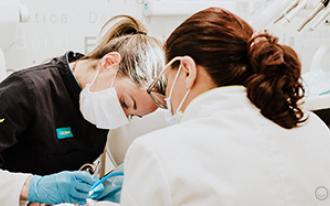 Dente do siso: podem desalinhar os dentes?