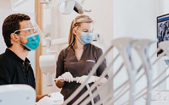 Prótese ou implante: qual é a diferença?