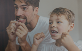 Fio dentário nos dentes de leite?