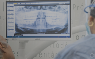 O que é que os dentistas podem detetar nos nossos dentes?