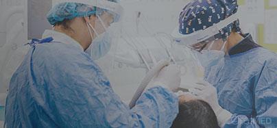 Dentistas protegidos contra COVID-19.