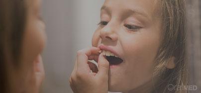 Dentes de leite: arrancar ou deixar estar?